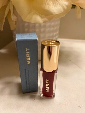MERIT lip oil shade Mapelton